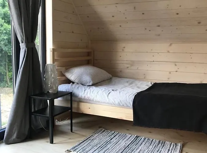 Modrzewiowa 20 Gerendaház *