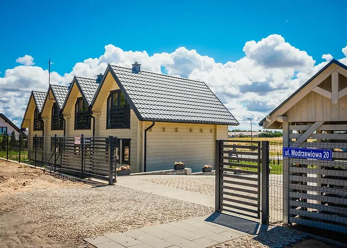Modrzewiowa 20 *